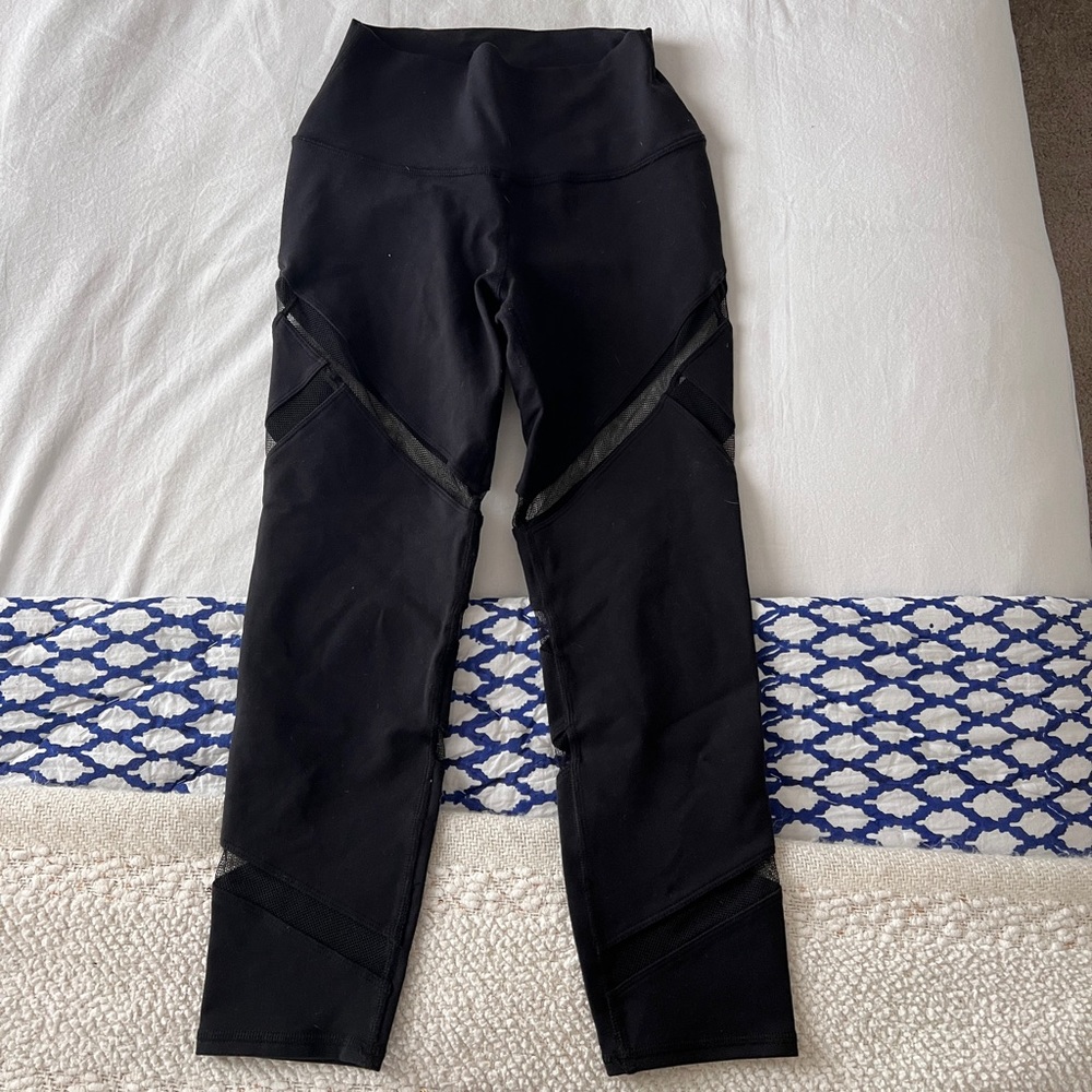 alo cropped leggings with sheer